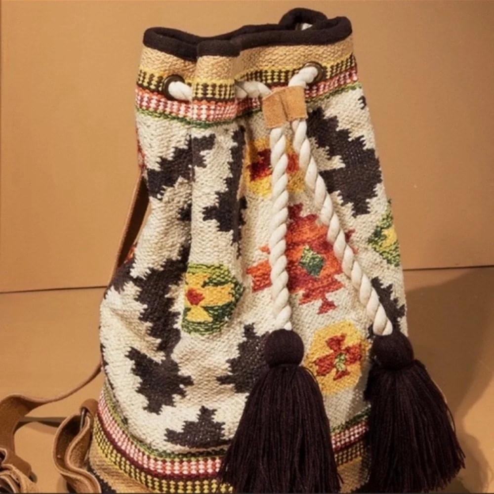 Gorgeous BRAND NEW Tapestry Backpack 🎒 with amazing detail
